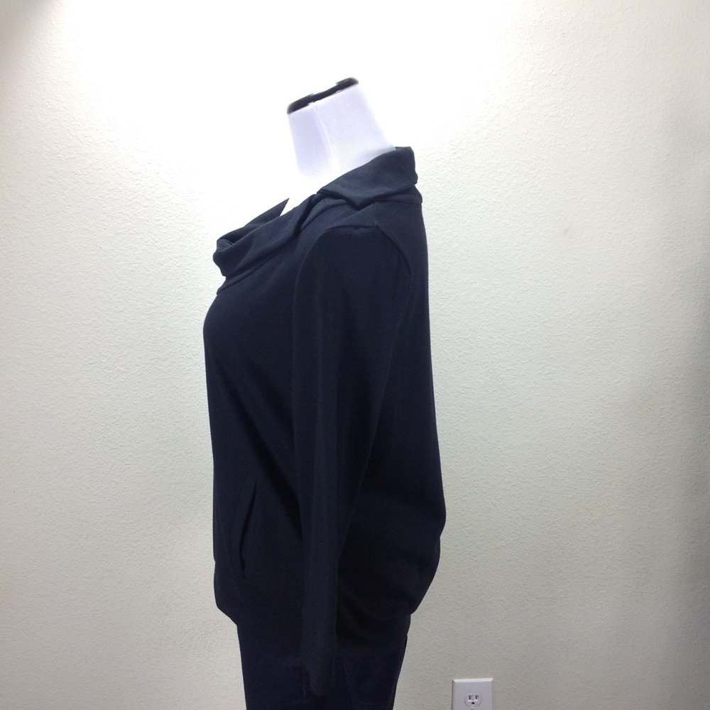 Urban Outfitters Black Sweater W/ 3/4 Sleeves - Picture 2 of 7